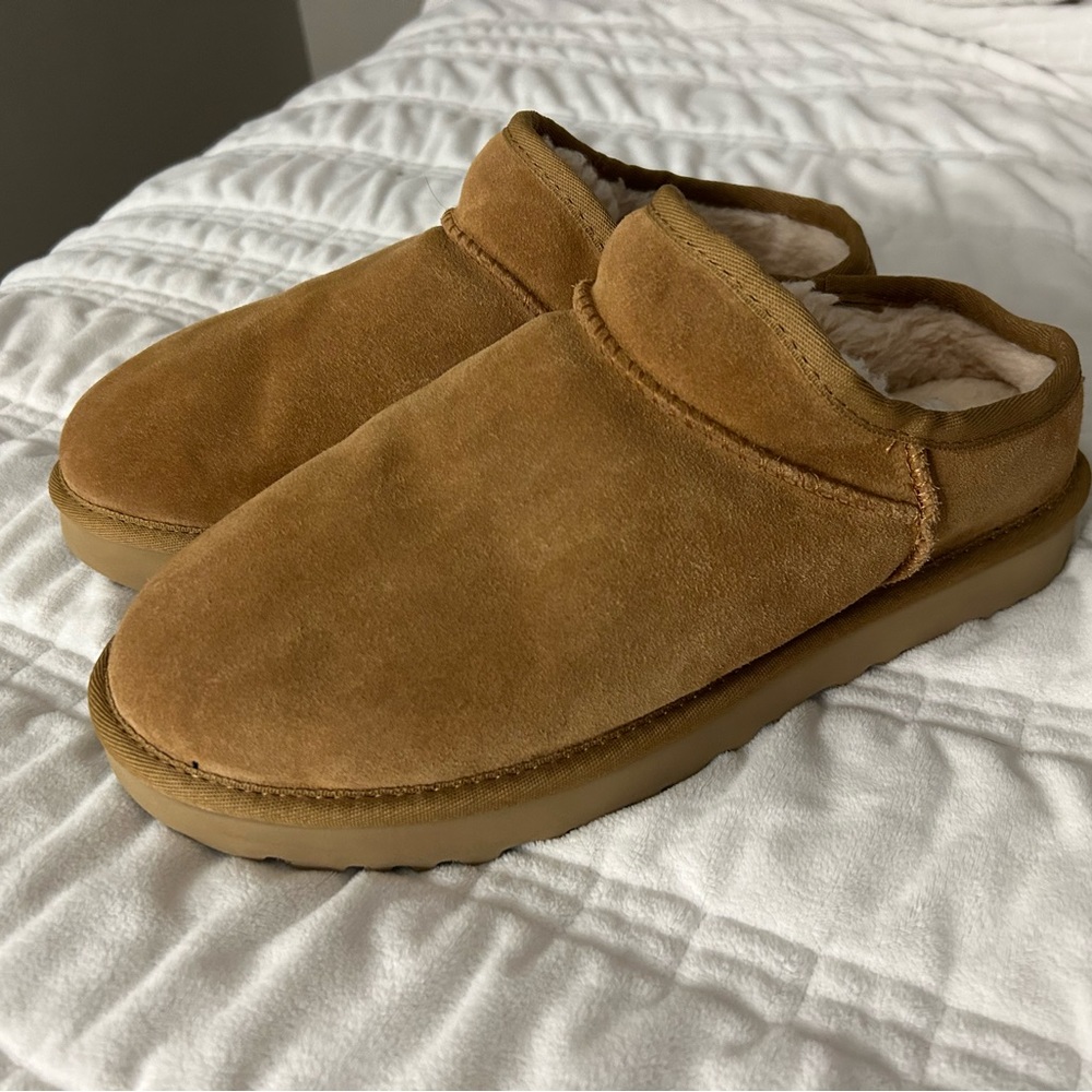 Uggs classic slipper